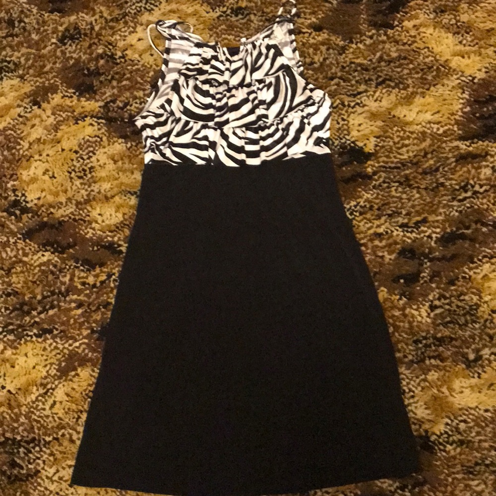 Small white and black silky dress